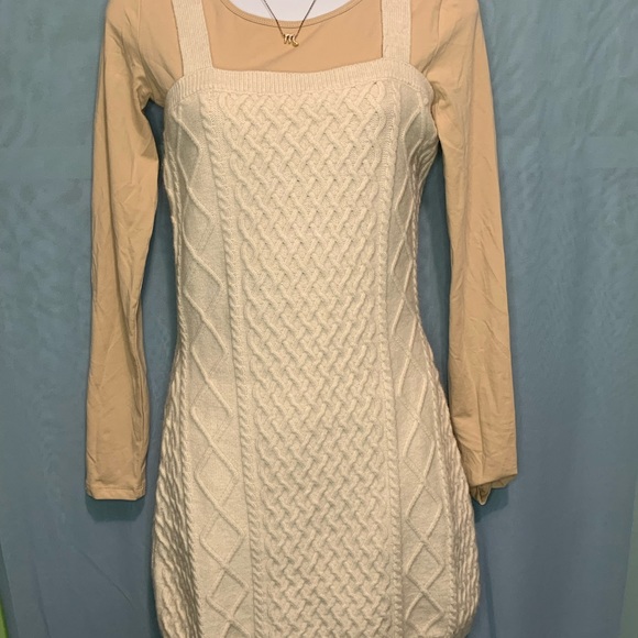 H&M - Picture 1 of 2